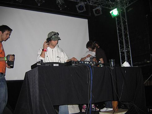 30047441.jpg