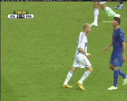 01_zidane_ziza.gif