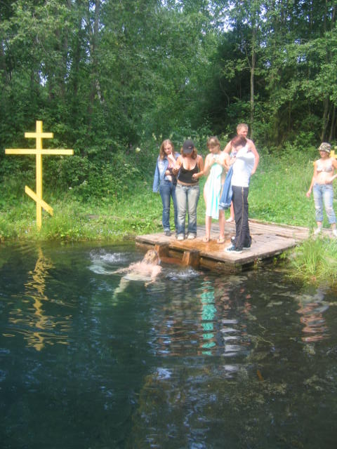святой источник,температура воды +8