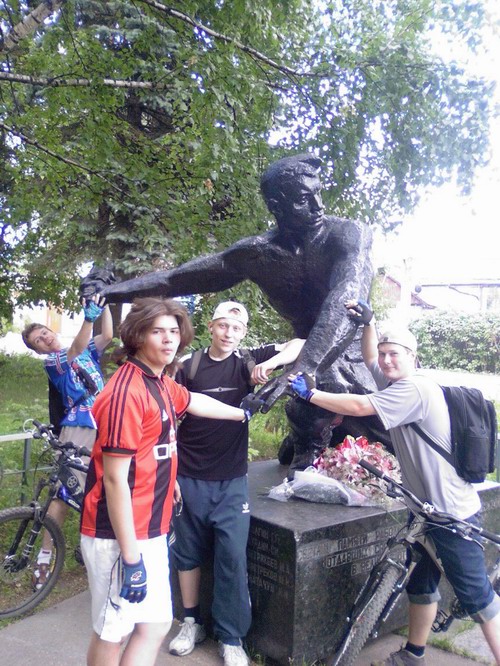 Памятник в Ивантеевке