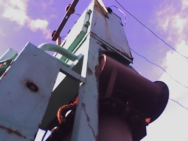 а вы слушали как он гудит?... ой мля... одязательно как нить микрофон с собой возьмем запишем этот звук, а потом сделаем на основе его атский дарк...