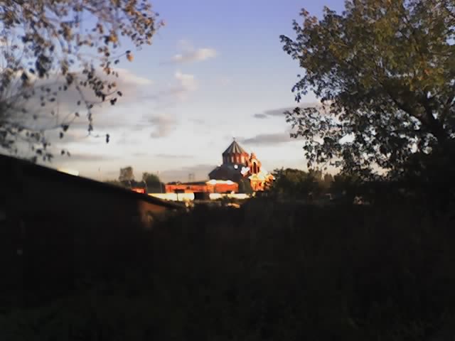 так храм вдалеке....