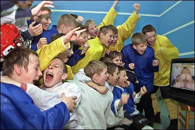 young_maniacs.jpg