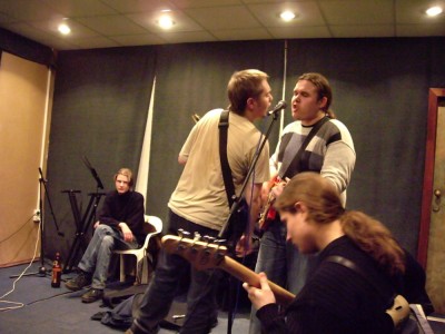 Поем все вместе!.. =)