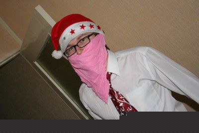 решили поздравить девчонок .почетная роль досталась мне  правда бороду пришлось из салфетки ну вроде получилось)