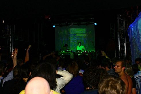 42130488.jpg
