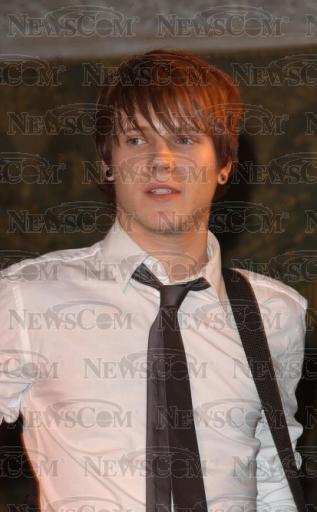 13042127_Dougle.jpg