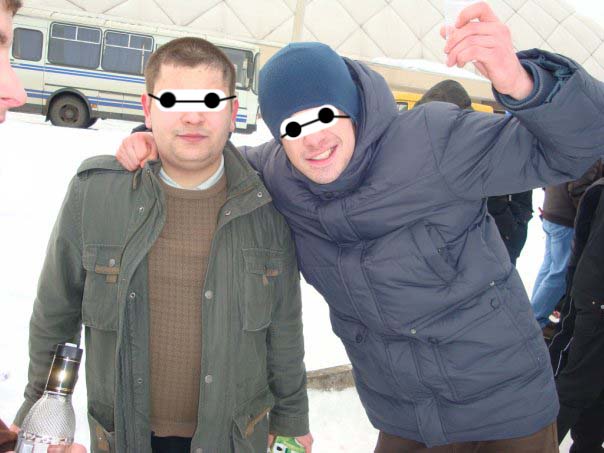 Ребята разминаются томатным соком