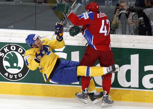 2009-04-30T152207Z_01_BRN201_RTRIDSP_3_ICE-HOCKEY-WORLD.jpg
