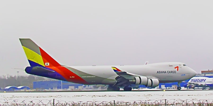 Боинг 747  Asiana Cargo