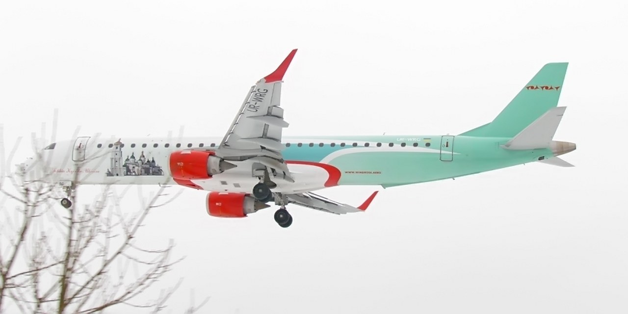 Хохлы прилетели на  Embraer 195 &quot;Windrose&quot;