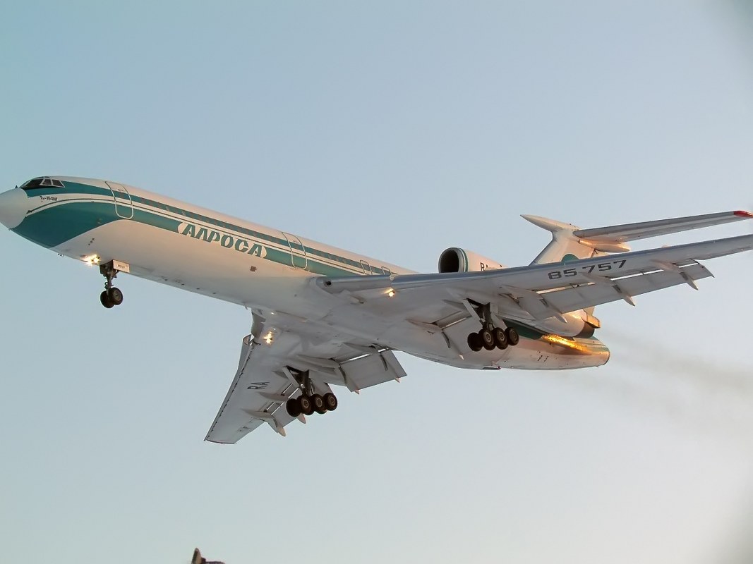 Ту 154  авиа компания Алроса