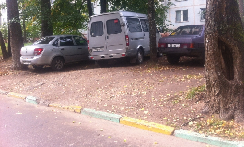 Напротив дома 3 ул. Маслова 3.JPG