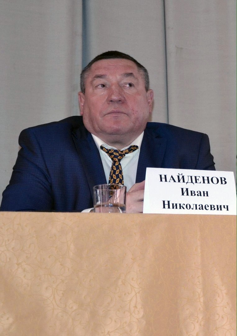 НАШ ЛИДЕР.jpg